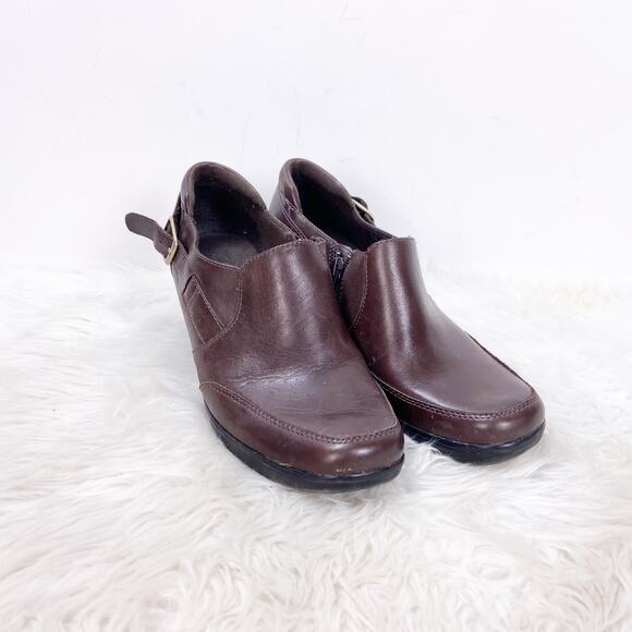 Clarks 8 M Womens Brown Leather Buckle Ankle Booties - Picture 1 of 9